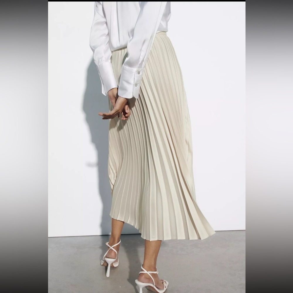 WOMEN’S PLEATED MIDI SKIRT SS23 SIZE LARGE